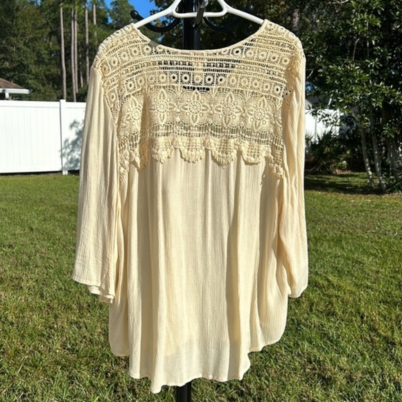 New Chico’s yellow top - Picture 2 of 10